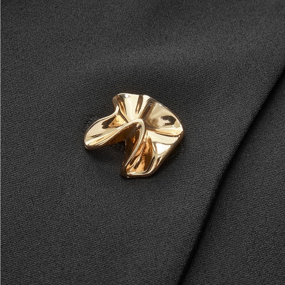 Commense V-Neck Two-Tone Pleated Button Dress - Picture 8 of 16